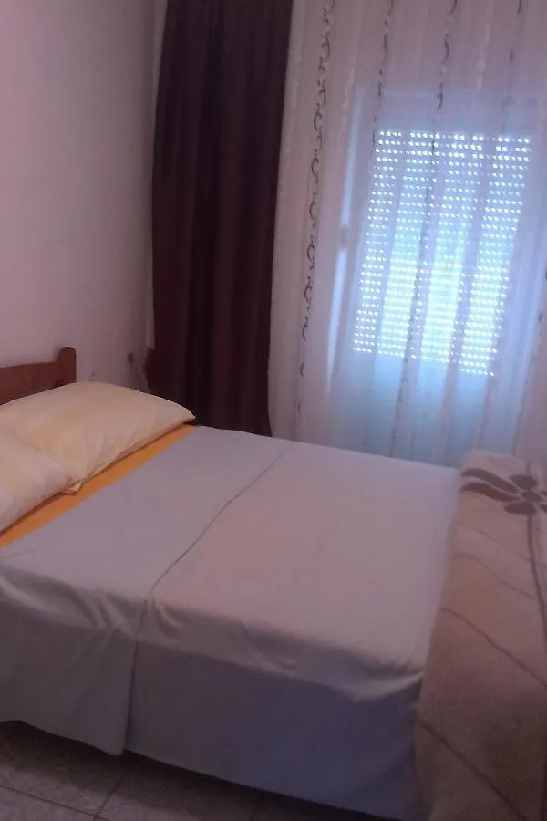 Apartment Povljana 12169D