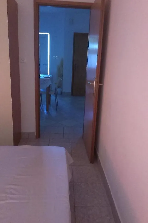 Apartment Povljana 12169D
